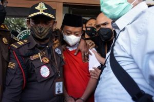Pengadilan Akhirnya Vonis Hukuman Mati Predator Seks Herry Wirawan