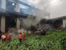 Ini Dugaan Penyebab Terbakarnya Bangunan Terbengkalai Milik Rumah Sakit Untan Pontianak