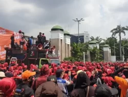 Dari Usulan Jokowi Pecat Ahok, sampai PKS Walk Out Protes Kenaikan BBM