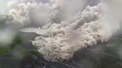 Hari Ini Gunung Semeru Kembali Erupsi, Abu Vulkanik hingga 1.000 Meter