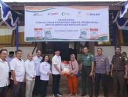 Wagub Kapuas Hulu Launching Bantuan Beras 567,2 Ton untuk 18.908 Keluarga Penerima Manfaat