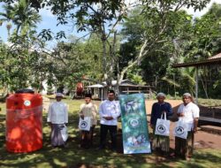 Santri Dukung Ganjar Salurkan Bantuan Tandon Air ke Pondok Pesantren di Kalbar