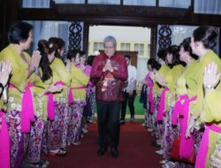 Pj Gubernur Harisson Pinta Perwati dan Perwanti PSMTI Berperan dalam Dunia Pendidikan dan Kesehatan