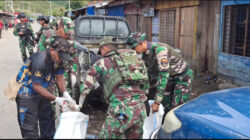 Satgas Korpasgat dan Pemkab Dogiyai Gelar Jumat Bersih, Wujudkan Lingkungan Sehat